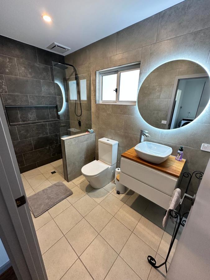 Luxury Holiday Unit 8Min Walk To Town Center With Boat Parking Mallacoota Buitenkant foto