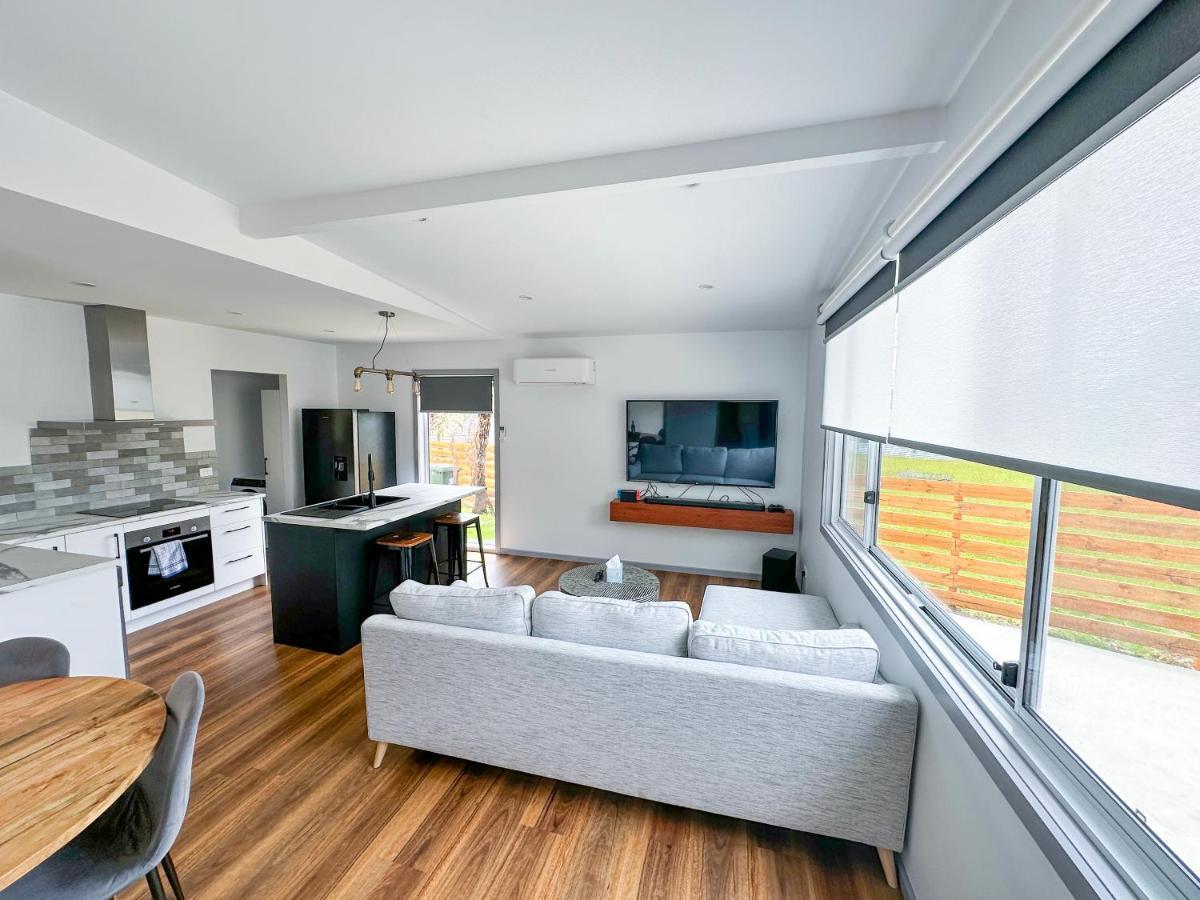 Luxury Holiday Unit 8Min Walk To Town Center With Boat Parking Mallacoota Buitenkant foto